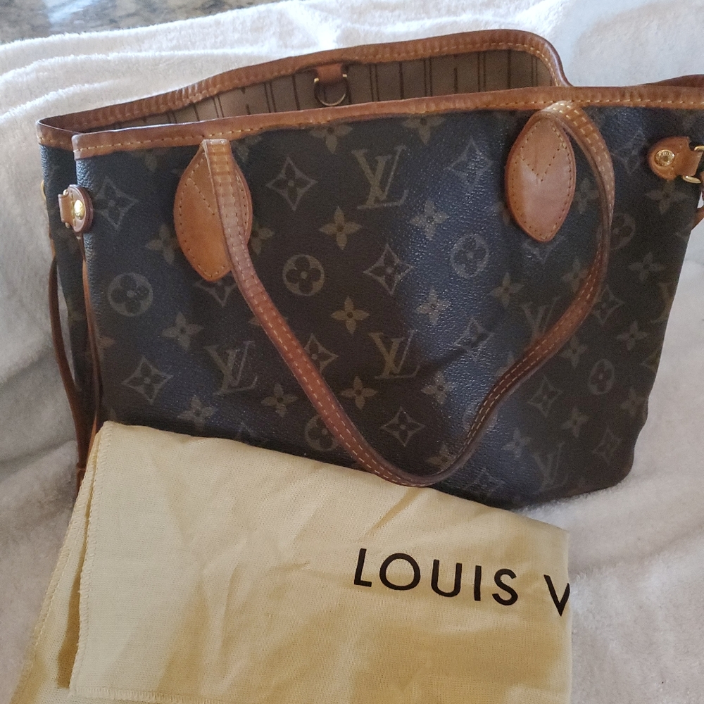 Authentic Louis Vuitton Neverfull Monogram